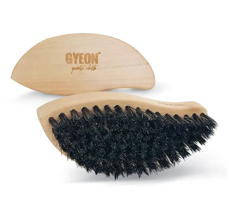 Gyeon Q2M Leather Brush