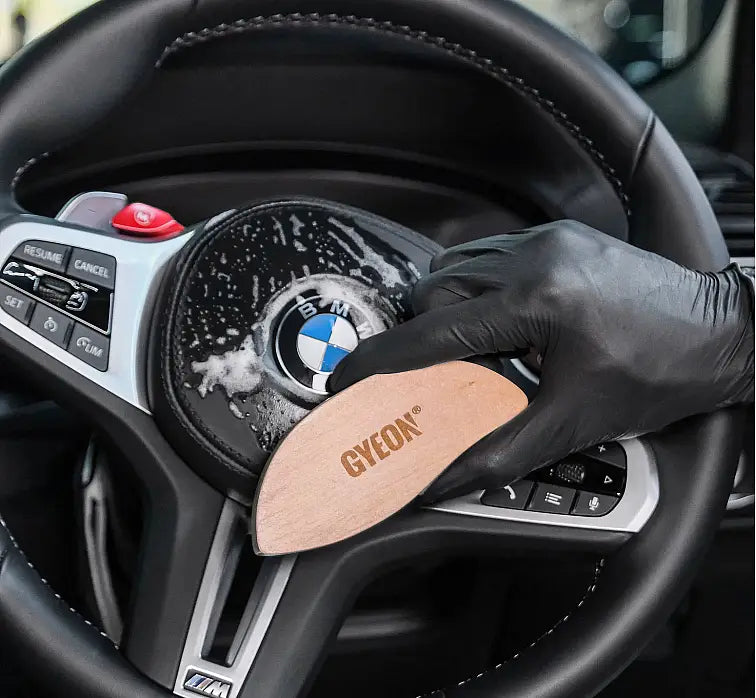 Gyeon Q2M Leather Brush