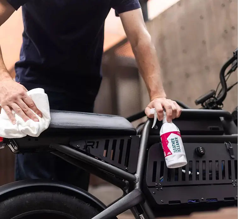 Gyeon Q2M Leather Cleaner Strong